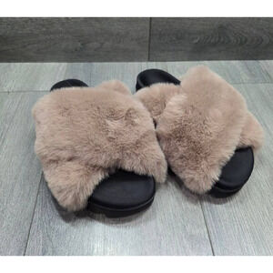 ROAM preppy Y2K Cloud Slippers Faux Fur flat Beige Sz 6 S000084